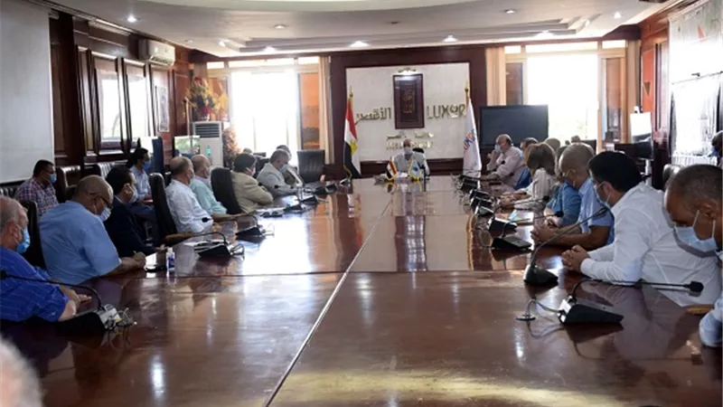 الأقصر تستعد لعودة السياحة والمحافظ يلتقى القيادات لبحث خطة استئناف النشاط