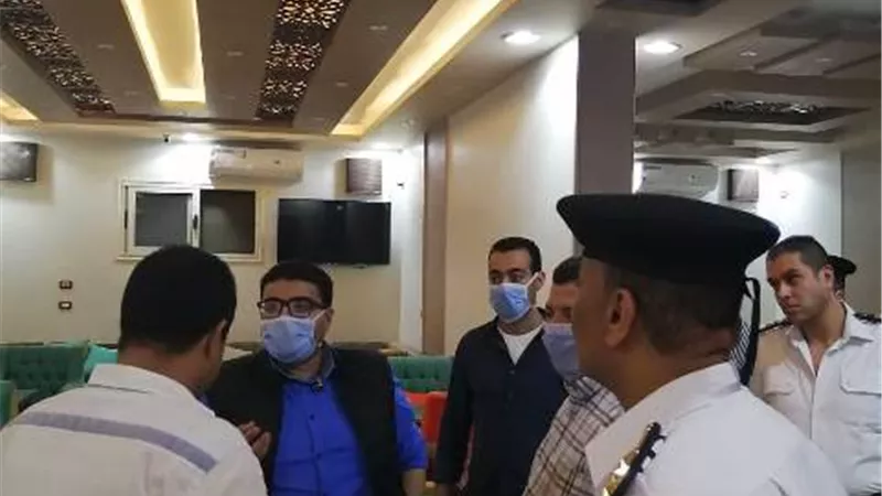 غلق ٧ منشآت تجاريه مخالفه فى ببا