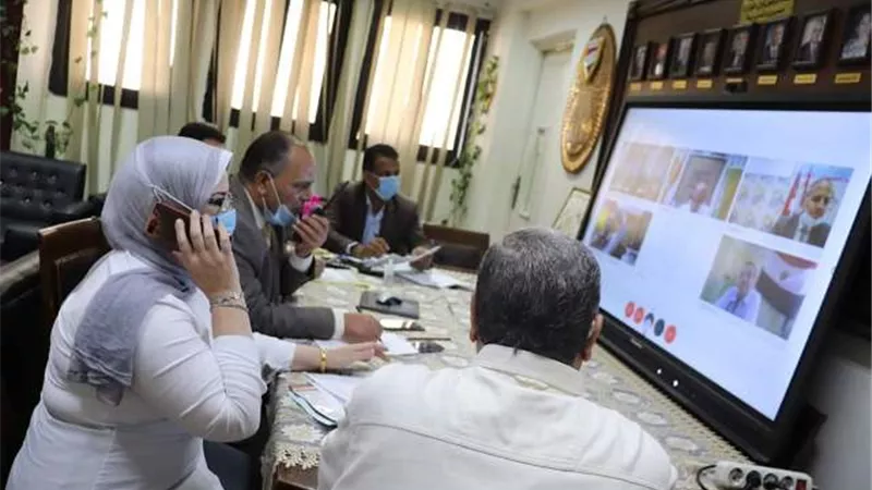 وكيل وزارة التعليم بالقاهرة يتفقد انتظام سير امتحان الديناميكا بالثانوية العامة بغرب العاصمة