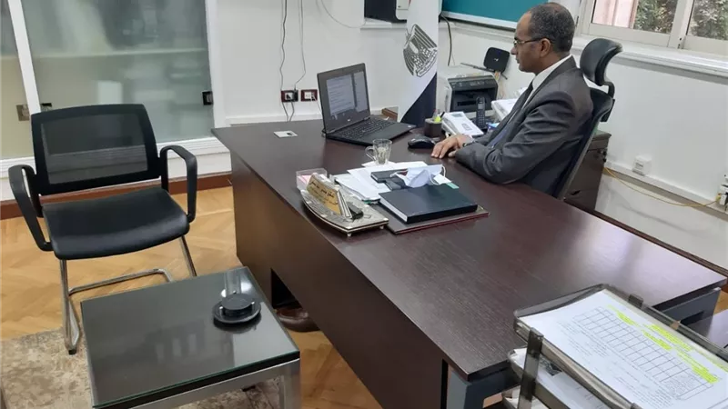 نائب وزير الإسكان يتابع الموقف التنفيذي لمشروع خدمات الصرف الصحى المستدامة في المناطق الريفية