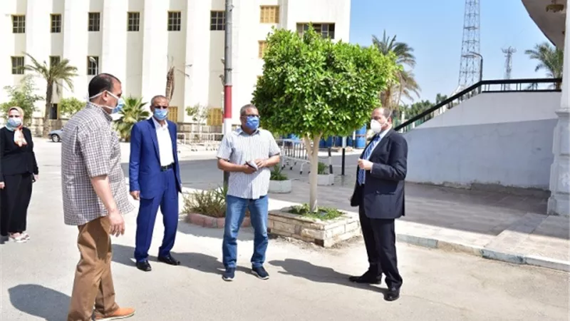 رئيس جامعة بني سويف يحيل موظفين للتحقيق لعدم التزامهم بالإجراءات الاحترازية