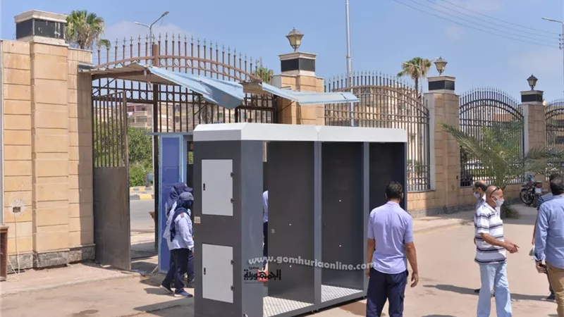 تركيب بوابات تعقيم ذاتية بالمدخل الرئيسي وكليات جامعة كفرالشيخ