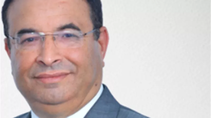 مؤكدا أنه يوم عيد وكيل اللجنه الدينيه يهنىء المصريين بافتتاح المساجد