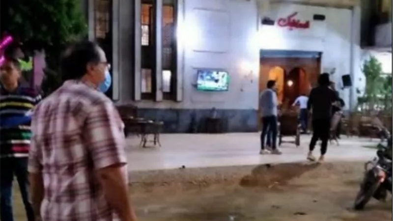 الاجهزة التنفيذية والامنية بالشرقية تشن حملات مفاجئة للتأكد من الالتزام بنسبة٢٥%ومنع تقديم الشيشة