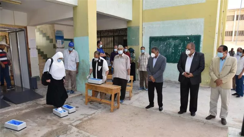 تفاصيل تهديد «مراقب ثانوية عامة» رفض الغش باللجنة بسلاح ناري من أهالي طلبة بسوهاج.. والداخلية تضبط المتهمين