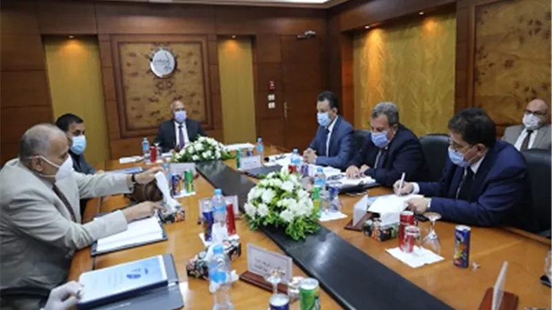 وزير النقل يوجه بتنفيذ أعمال الشبكات والحريق وكاميرات المراقبة وبوابات التذاكر بمحطة بشتيل