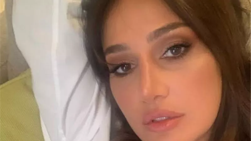 احدث ظهور للفنانة حلا شيحة وأولادها أربعة.. شاهد