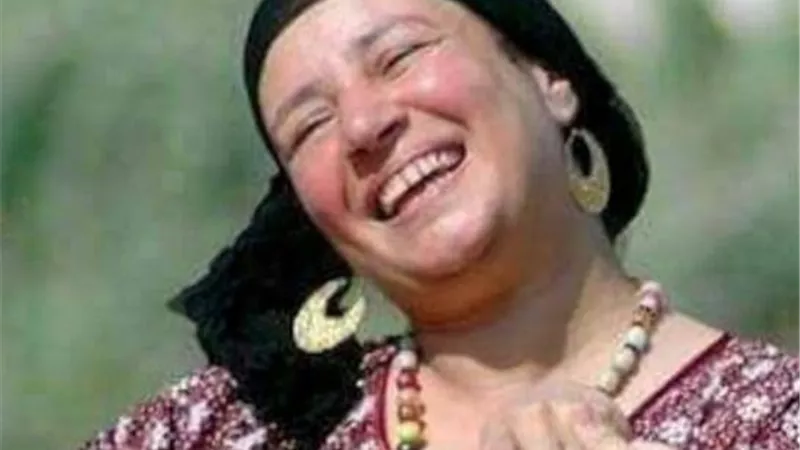 المهن التمثيلية ترد على حقيقة اعتزال عبلة كامل