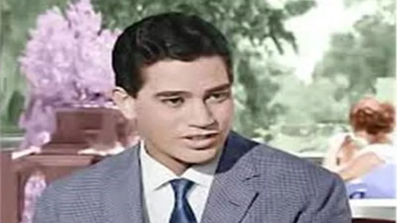 تزوج 7 مرات .. حكايات عن الراحل محرم فؤاد ورايه عن عمرو دياب