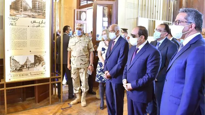 الرئيس السيسي: اخدنا اراضي بقيمة ٣ مليارات جنيه من الوحدات العسكرية من اجل محور طريق السويس