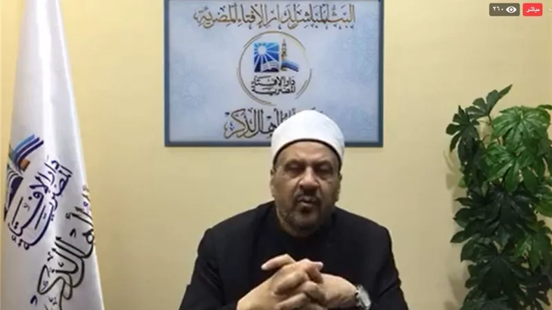 هل يجوز للزوج اخذ جزء من راتب زوجته لأنه سمح لها بالعمل؟ .. دار الإفتاء تجيب