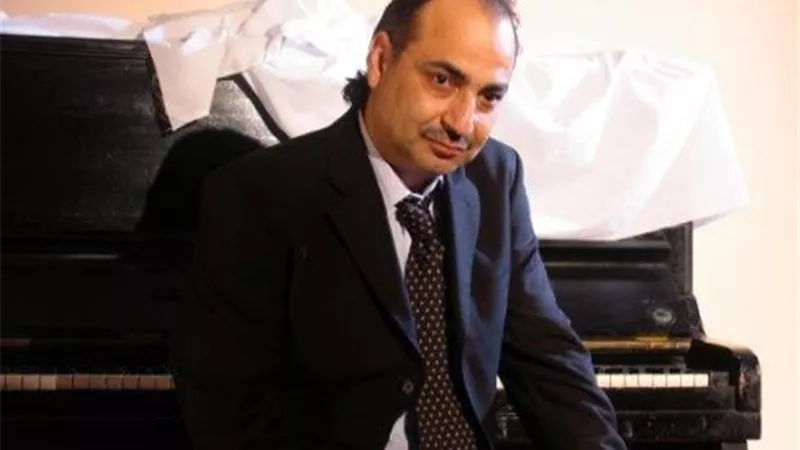زوج عبلة كامل السابق يعلق على خبر اعتزالها