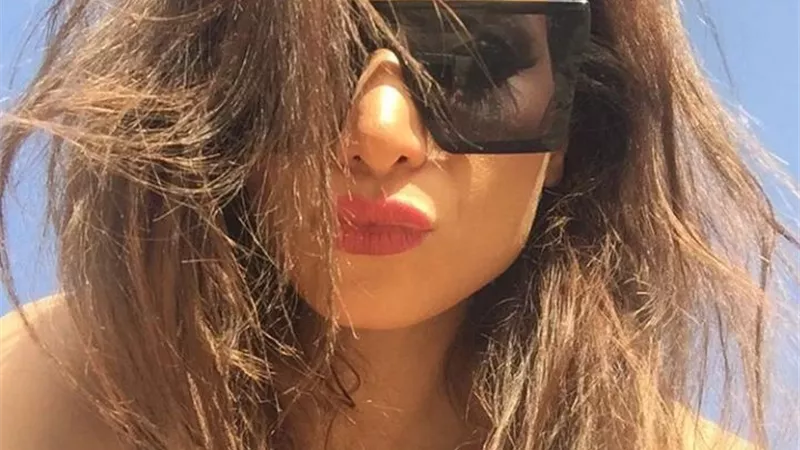 ظهور رائع للفنانة غادة طلعت فى أحدث إطلالتها