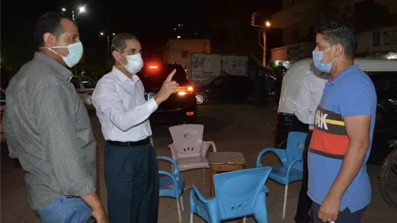 غلق وتشميع 2 محل وكافيه وتحرير 15 مخالفة مرورية .. ورفع اشغالات 25 كافيه بطنطا