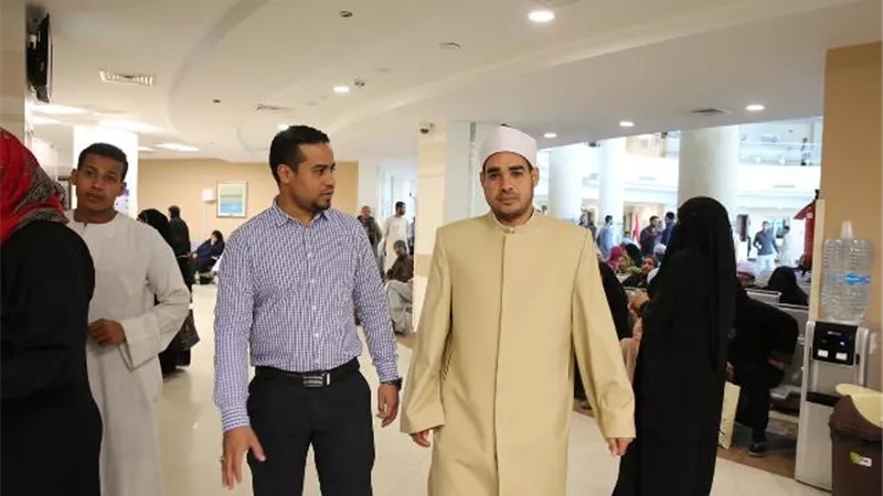 مبعوث الأوقاف بأمريكا يدعم مرضى السرطان بمستشفى شفاء الاورمان فى الأقصر..صور