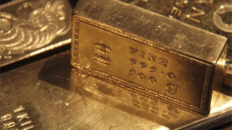 الذهب بصدد أفضل ربع سنة في 4 أعوام مع استمرار مخاوف الفيروس
