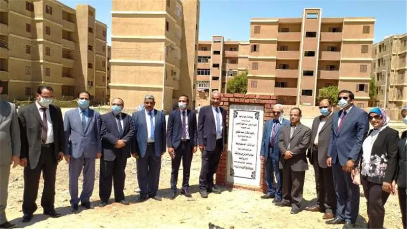 مدير التفتيش القضائى يضع حجر الأساس لمجمع النيابة الادارية فى قنا.. بالصور