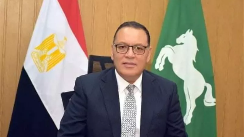 محافظ الشرقية يشيد بمجهودات مديرية القوى العاملة وما قدمته من للشباب والعمالة غير المنتظمة
