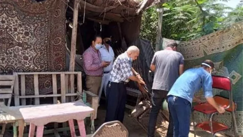 ضبط كافيهات ومقاهى مخالفة للإجراءات الإحترازية فى حملات بمراكز بلبيس والحسينية وأبوكبير