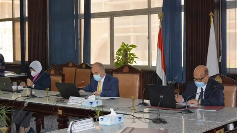 مجلس جامعة الزقازيق يهنئ الرئيس والمصريين بثورة 30 يونيو.. بالصور