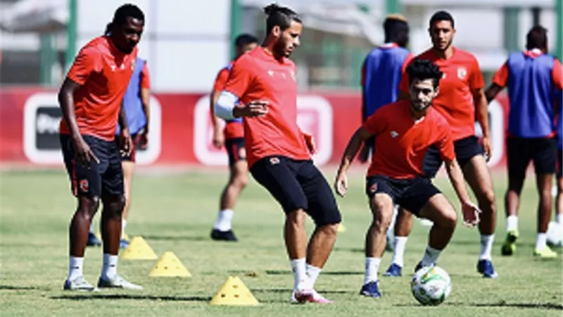 مدافع الاهلى يوجه رسالة نارية للجماهير