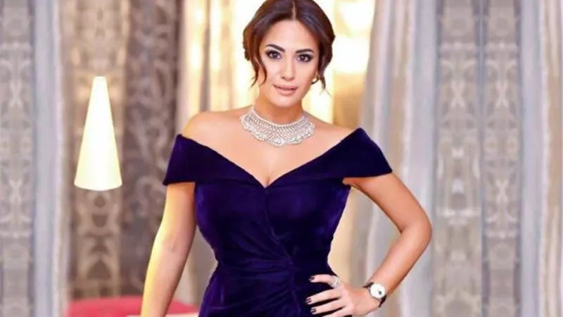 رسالة غامضة من هند صبرى لمتابعيها .. شاهد