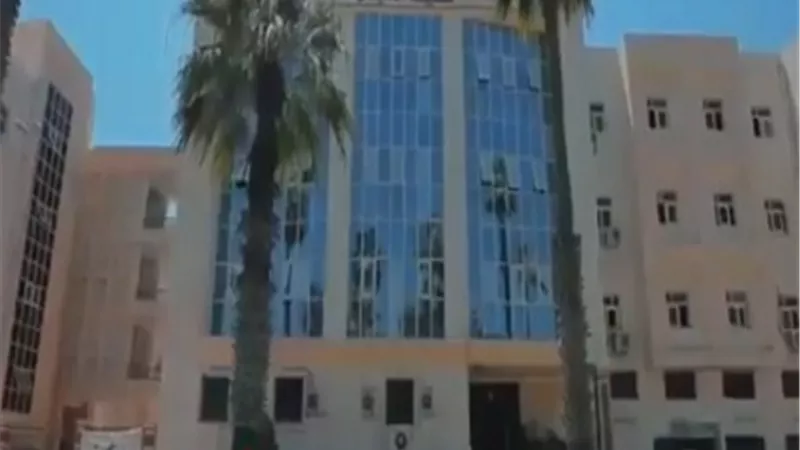 تجارة المنصورة تستعد لإستقبال طلاب السنوات النهائية بإجراءات إحترازية مشددة..فيديو
