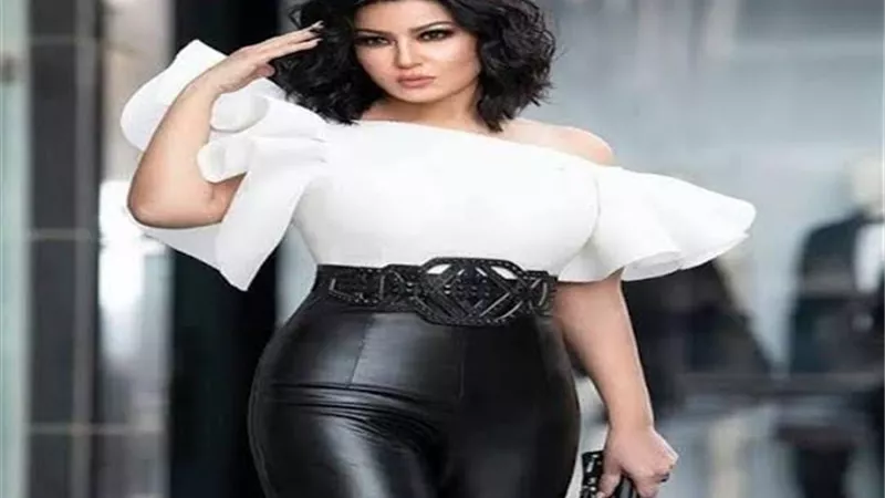 سمية الخشاب تبهر متابعيها بإطلالة جريئة على البحر .. شاهد