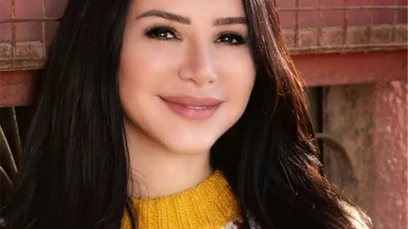 زوجة يوسف الشريف تنعى والد المخرج ياسر سامي