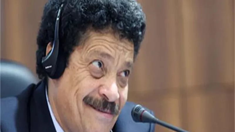 عضو اللجة الفنية بالكاف يوضح القرارات الخاصة بدوري الأبطال والكونفدرالية وتأجيل الكان