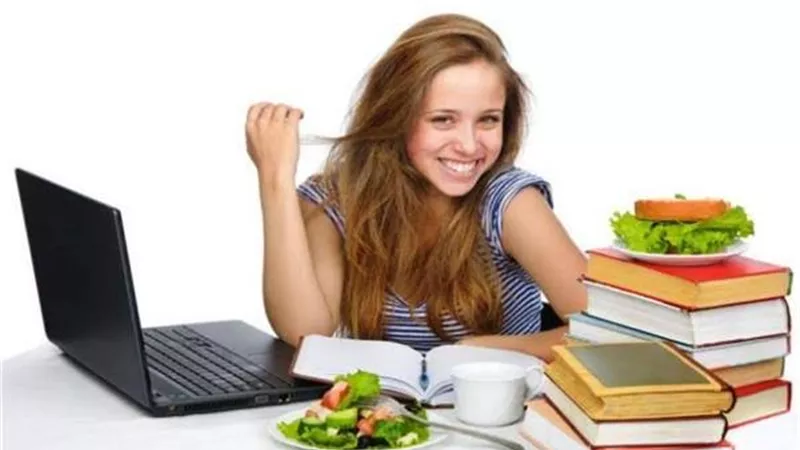 تنشط المخ .. 4 أطعمة مفيدة لطلاب الثانوية العامة