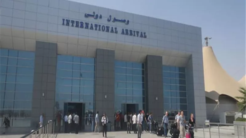بالفيديو.. مطار الغردقة يستقبل أول رحلة من أوكرانيا بعد عودة السياحة