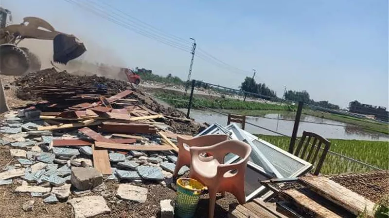 محافظ الشرقية: سنتصدى بكل قوة وحزم لمحاولات البناء المخالف على الأرض الزراعية وأملاك الدولة