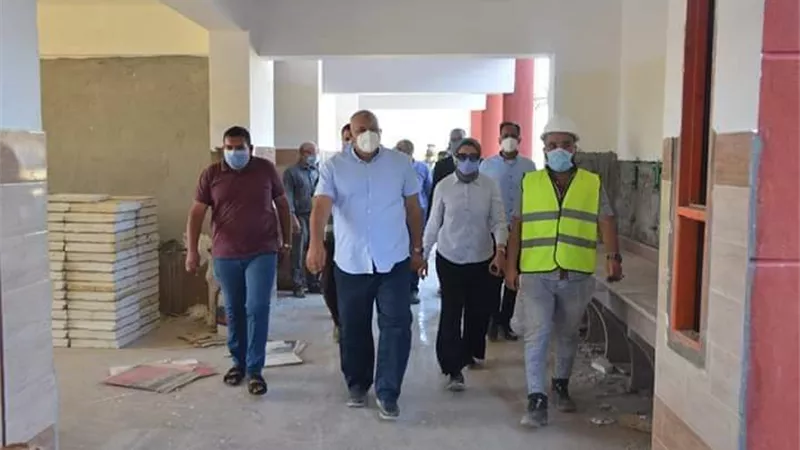 الزملوط يتفقد مشروع أول مدرسة يابانية بتكلفة 22 مليون جنيه بالوادى الجديد