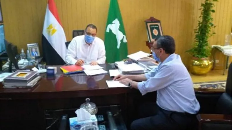 محافظ الشرقية يُصدر قرارين بترقية العاملين بالتعليم تعرف عليها