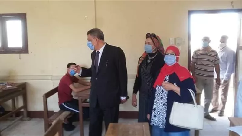 مدير عام التأمين الصحى بنى سويف يتابع لجان الثانوي الأزهري