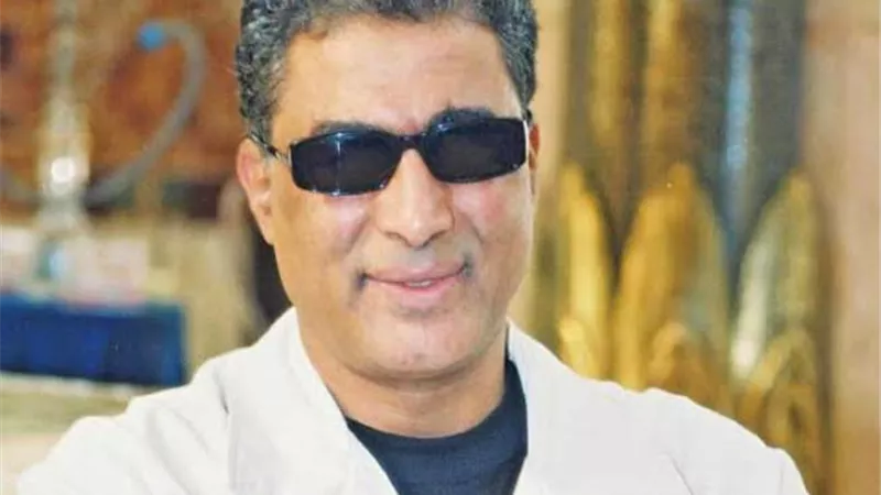 تفاصيل 4 أطراف تتنازع للحصول على مقتنيات أحمد زكي