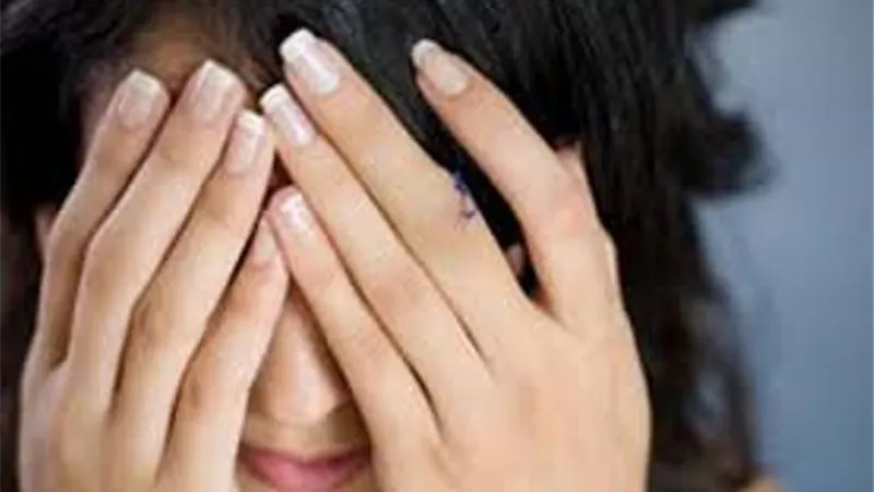 رفضت الارتباط به فألقى عليها مادة حارقة
