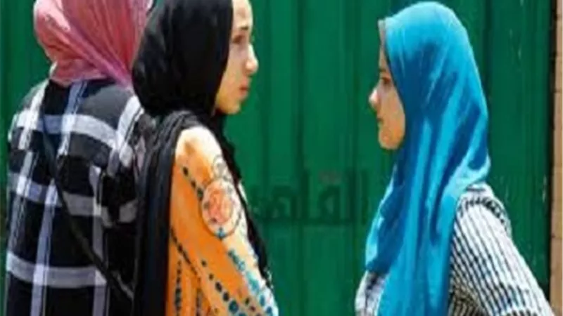 طلاب الثانوية العامة يؤدون امتحان الفلسفة والمنطق