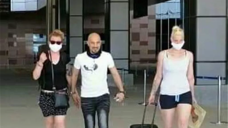 وسط إجراءات إحترازية صارمة.. وصول١٥١ سائح سويسرى للغردقة.. بالصور