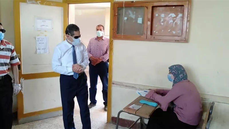 محافظ الغربية يتفقد لجان الثانوية ويتابع تطبيق إجراءات الوقاية من 