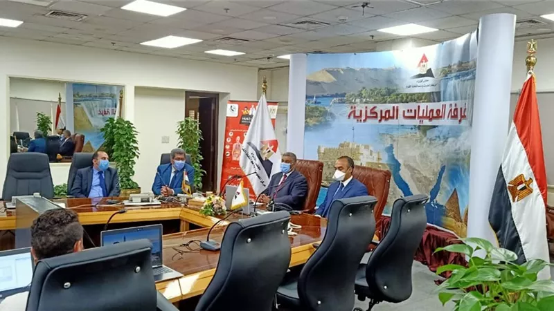 بهدف تطبيق التحول الرقمى بالمنيا.. نائب المحافظ فى جولة بمركز معلومات مجلس الوزراء