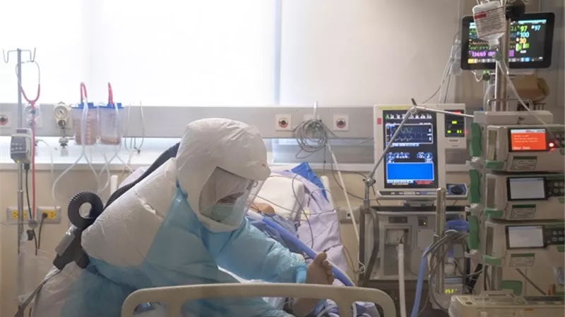 ودعته زوجته على سرير الموت بـ