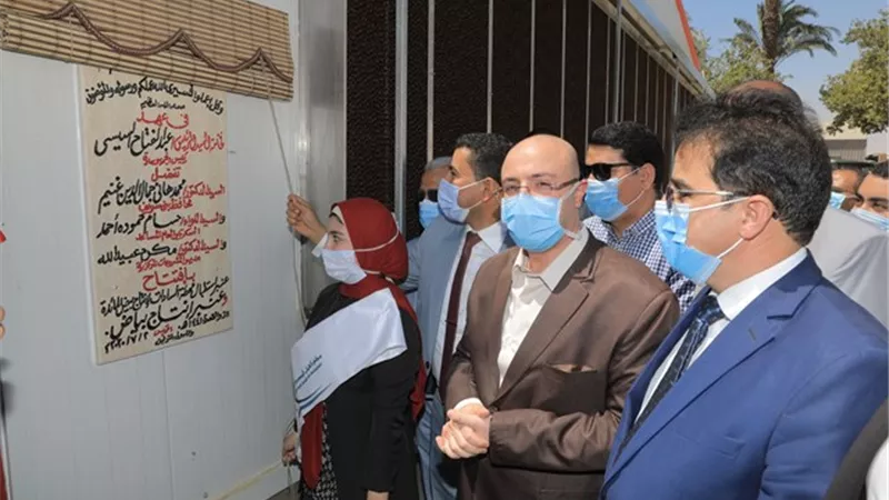 محافظ بني سويف يفتتح تطوير مشروعات الدواجن