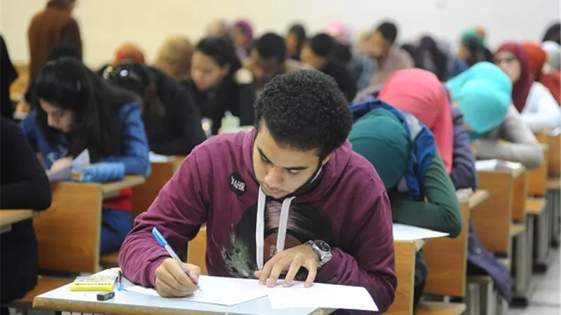 تداول اسئلة امتحان مادة الاستاتيكا للثانوية العامة على صفحات الغش