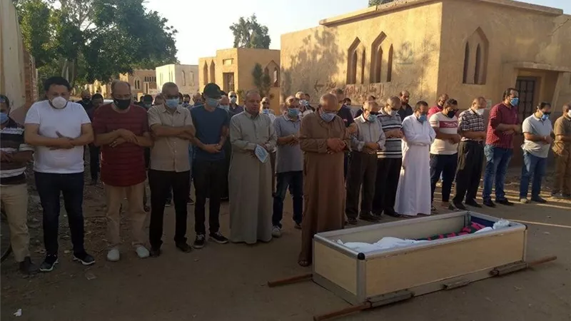 غياب نجوم الفن فى جنازة الفنان محمود جمعة إلى مثواه الأخير