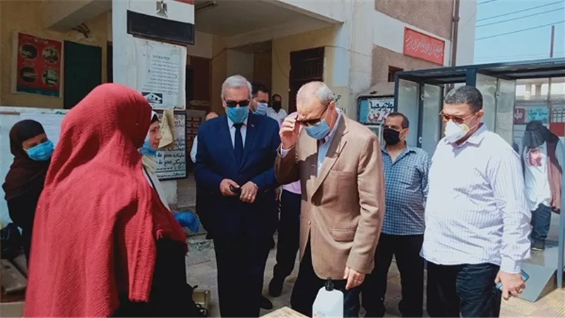الهجان وعجلان يتفقدان لجان امتحانات الثانويه العامه ببنها