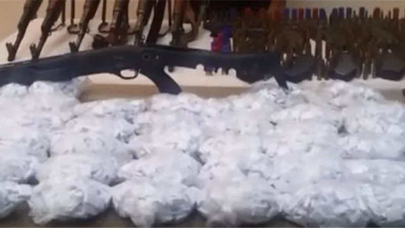 ضبط 15 كيلو هيروين بمخزن سرى بسيارة عاطل بالشرقية
