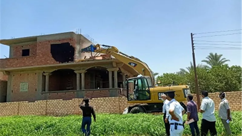 محافظ أسيوط : تنفيذ 3699 حالة ازالة لمخالفات بناء وتعديات على الاراضى خلال 70 يوم