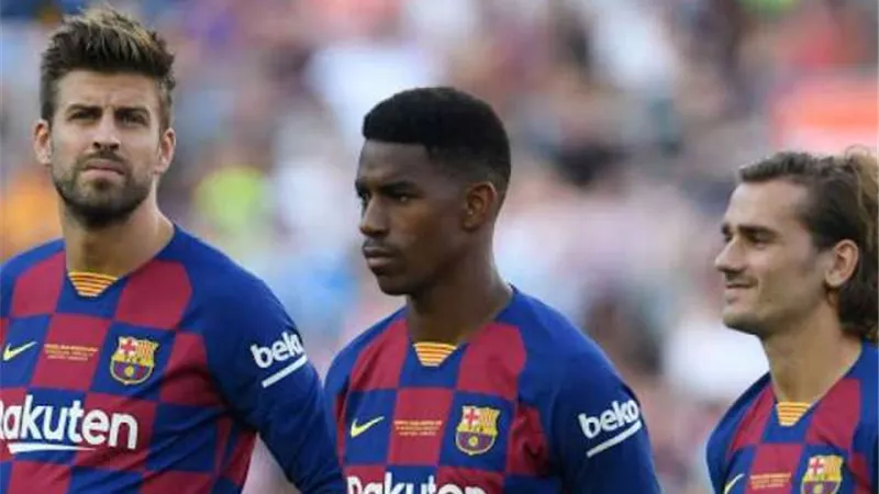 إنتر ميلان يتراجع عن ضم مدافع برشلونة